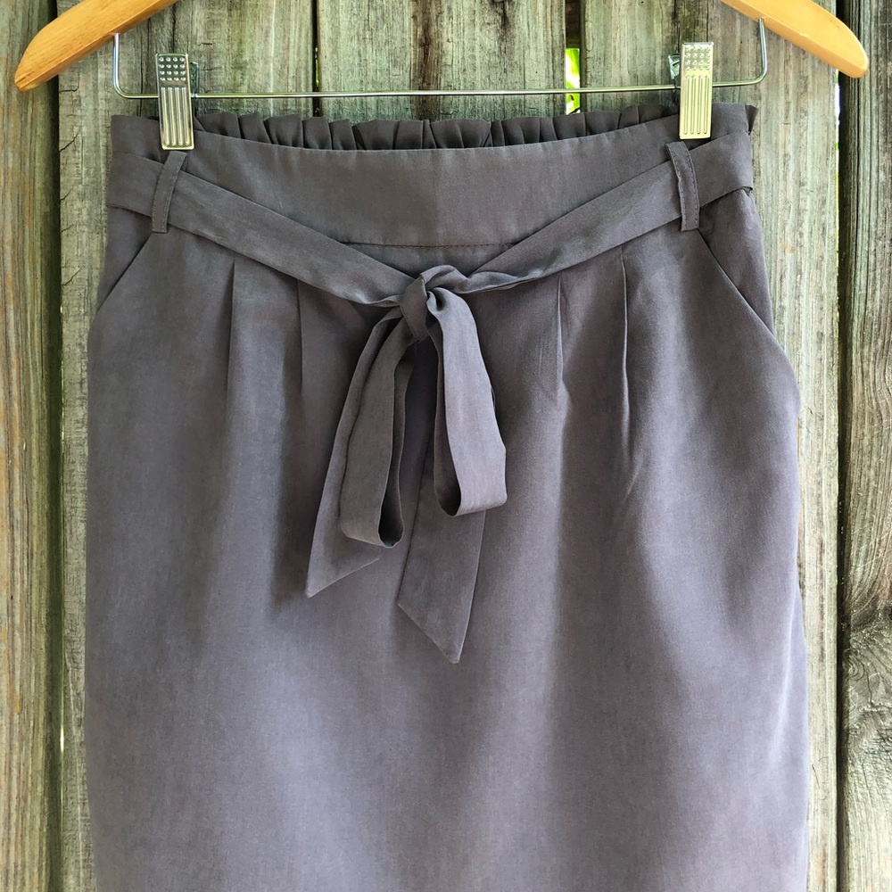 NEW soft gray bow tie skirt - Picture 3 of 7